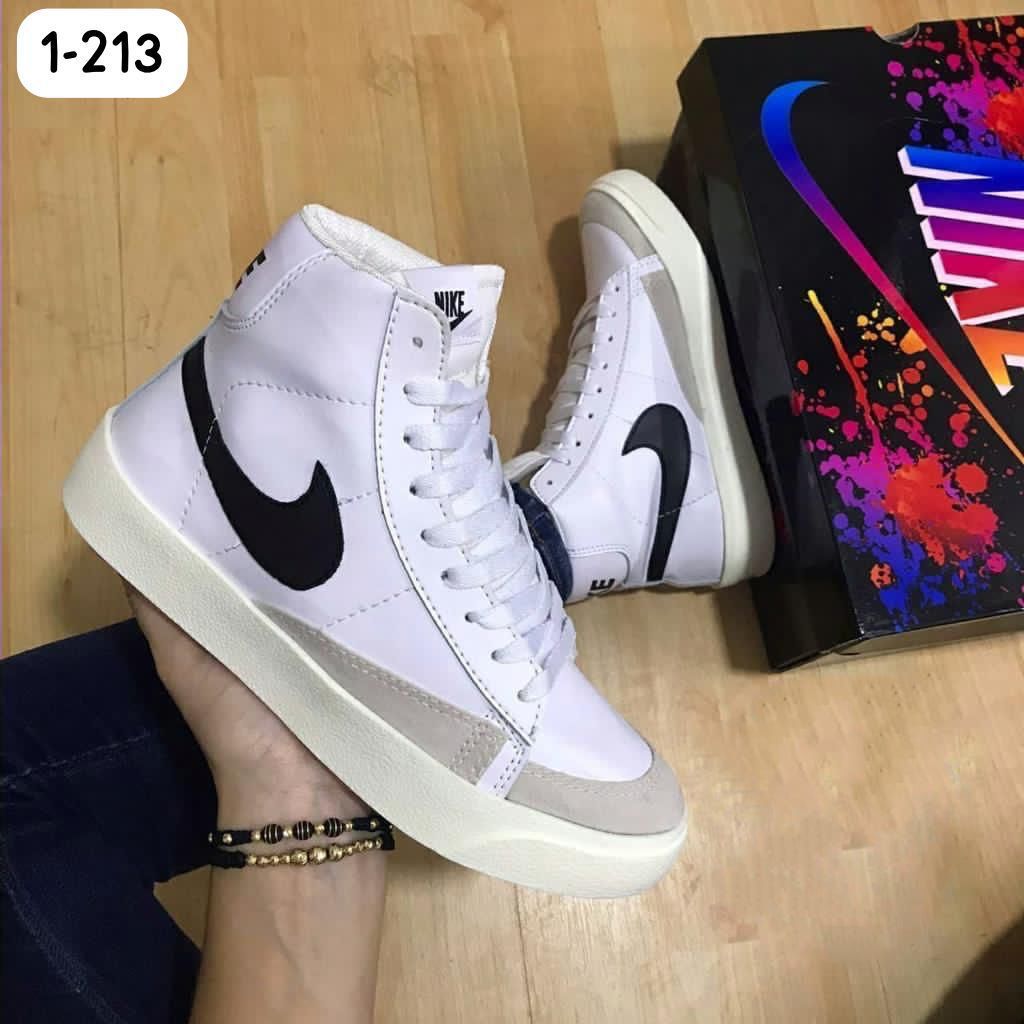 NIKE BLAZER